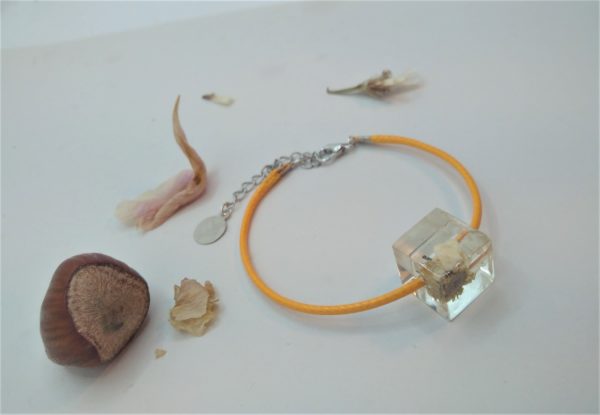 Bcf8 - 18€ - bracelet cube fleurs