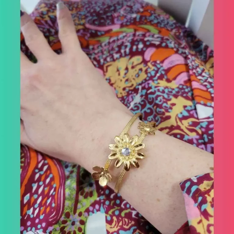 photo d'un bracelet pétale de fleurs fait main