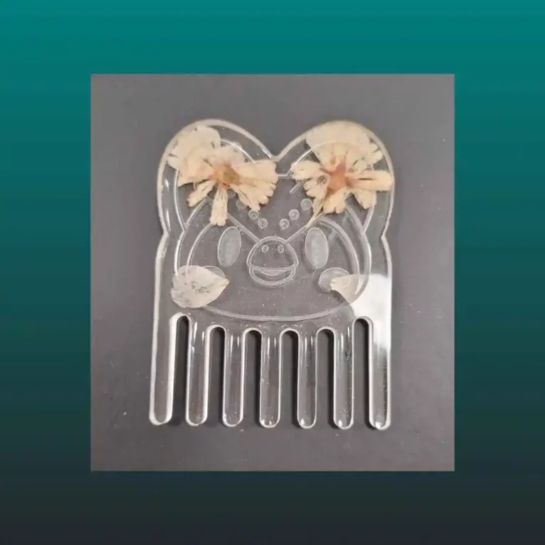 peigne fait main en résine et fleur motif Céleste d'animal crossing