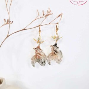 boucles d'oreilles en origami japonaises grues sur des carpes koi dorées 2