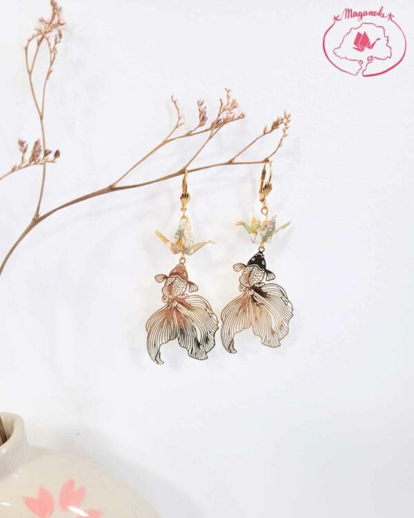 boucles d'oreilles en origami japonaises grues sur des carpes koi dorées 2