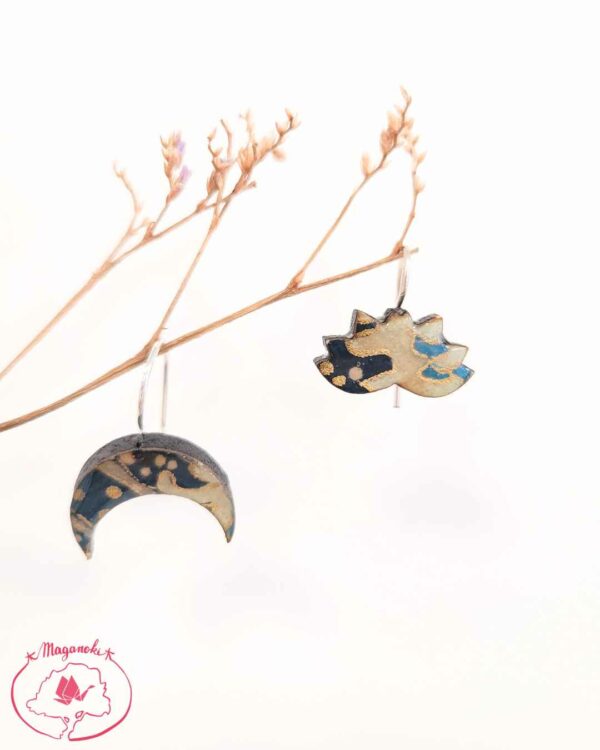 boucles d'oreilles en bois et washi lune 1