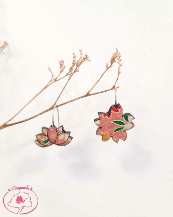 boucles d'oreilles en bois et washi lotus 2