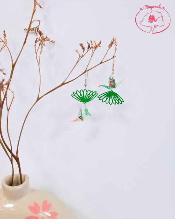 boucles d'oreilles en origami japonaises grues et colombe avec des lotus en éclosion 2