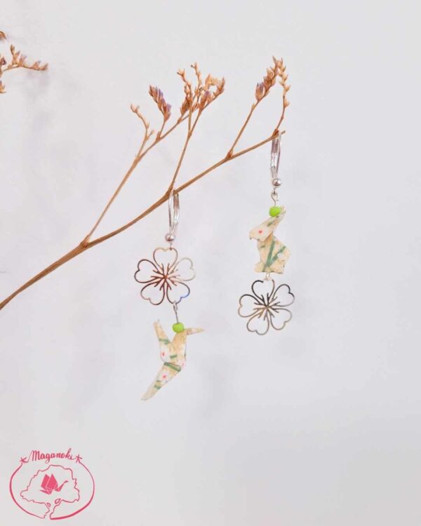 boucles d'oreilles en origami japonaises lapin et colombes fleur de cerisier 3