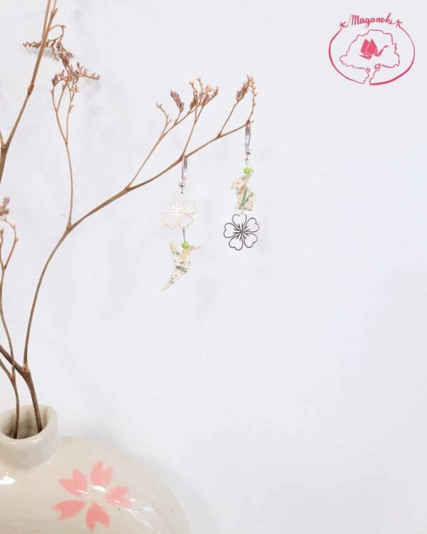 boucles d'oreilles en origami japonaises lapin et colombes fleur de cerisier2
