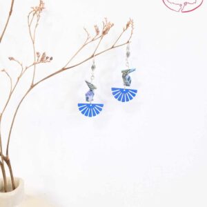 boucles d'oreilles en origami japonaises lapins bleus sur rayons du soleil levant 2