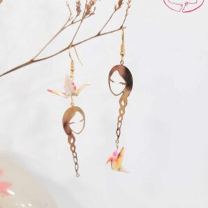 boucles d'oreilles en origami japonaises colombes et grues pastelles et femme à la tresse 2