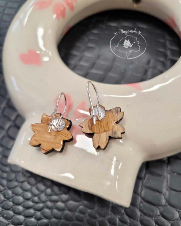 boucles d'oreilles en bois et washi sakura carpe dos