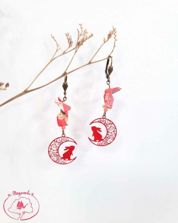 boucles d'oreilles en origami japonaises lapins rouges sur la lune 3