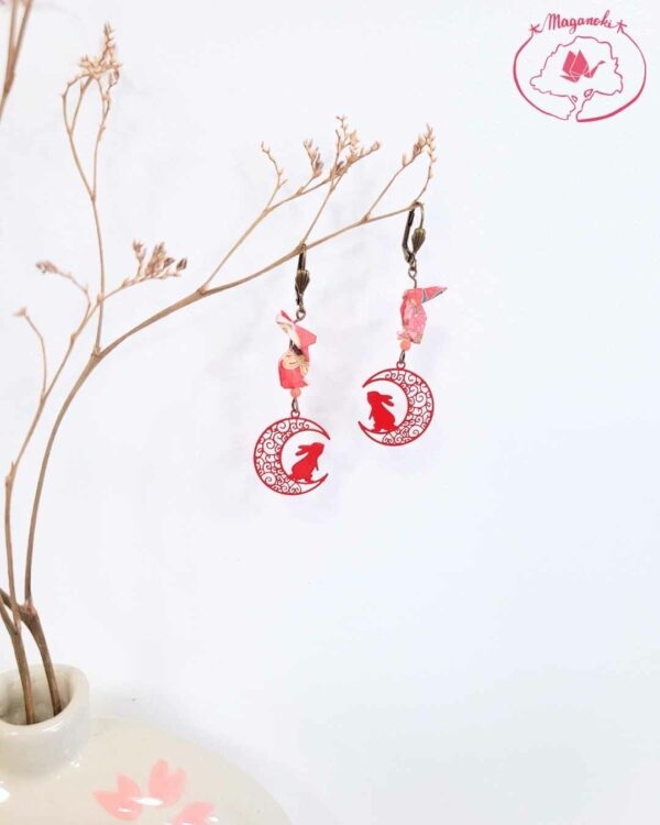 boucles d'oreilles en origami japonaises lapins rouges sur la lune 2