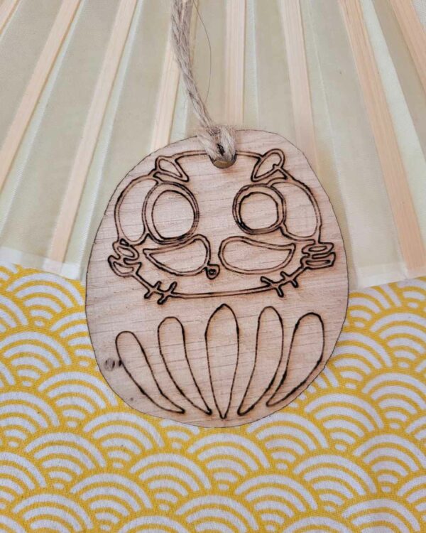 Suspensions bois Daruma à peindre doux