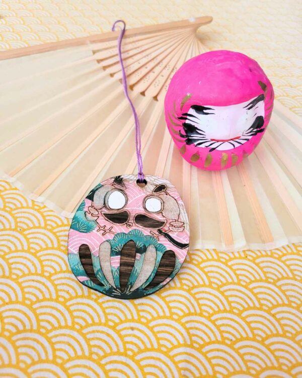 suspension bois Daruma doux washi