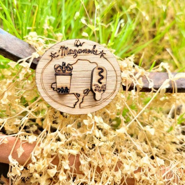 boucles d'oreilles en bois - corée - corndog et bubbletea 1