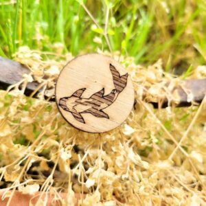 broche en bois - carpe koi