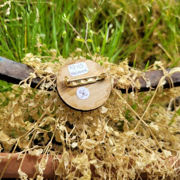 broche en bois - carpe koi dos