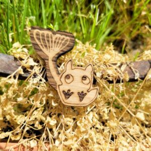 broche en bois - mini totoro ginkgo