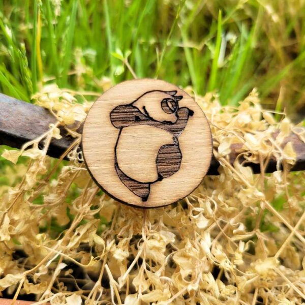 broche en bois - ranma 1_2 panda dans la lune