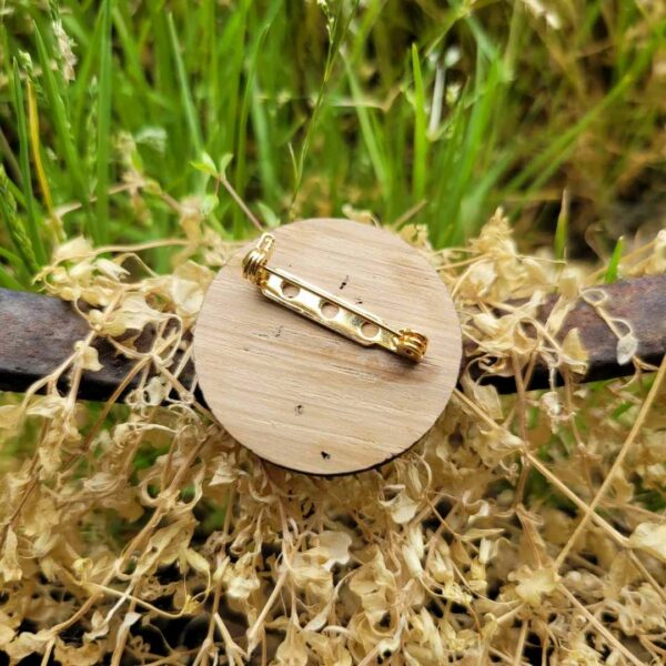 broche en bois - ranma 1_2 panda dans la lune dos