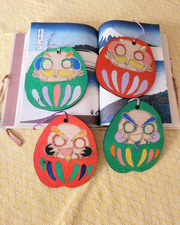 suspensions bois grands daruma