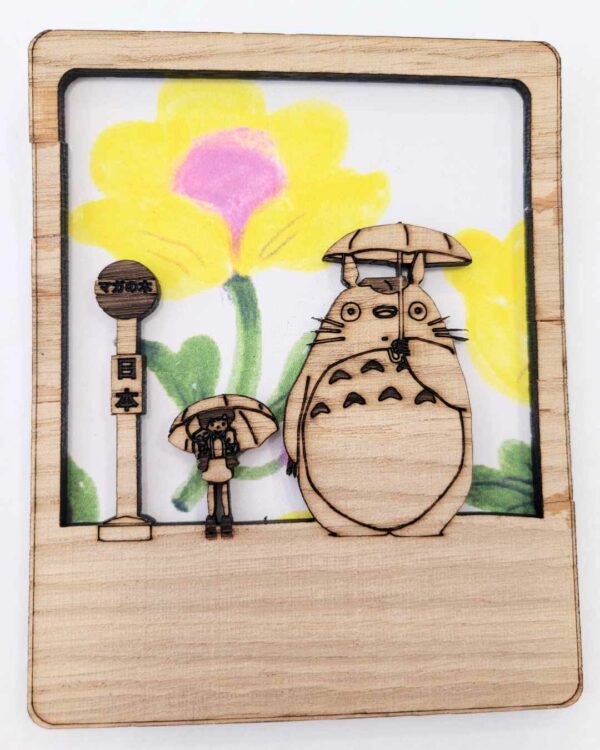 cadre en bois Totoro fleur jaune