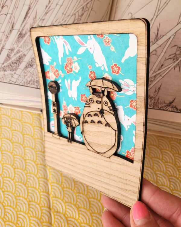 cadre en bois Totoro lapins 2