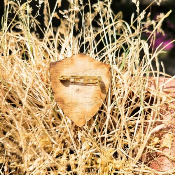 broche en bois - bouclier hylien dos