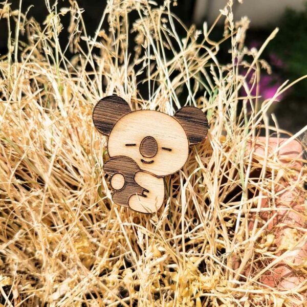 broche en bois - koya - BT21