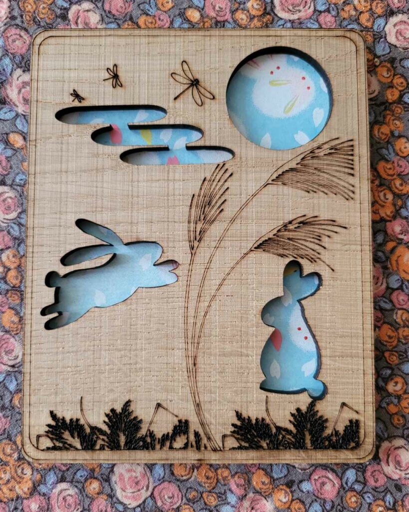 cadres en bois lapins sous la lune - usagi bleu