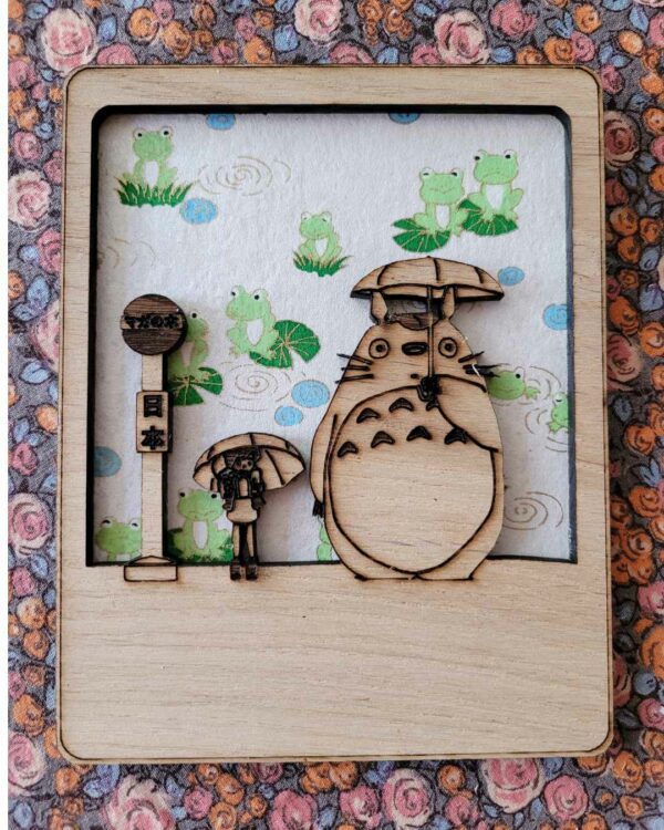 cadre en bois totoro grenouille