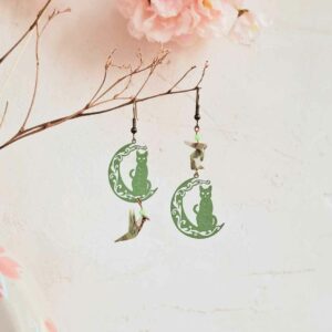 boucles d'oreilles origami lapins et colombe sur chats mystiques