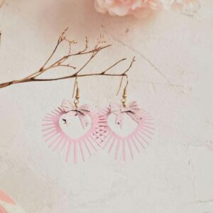 boucles d'oreilles origami : petits nœuds dans un cœur illuminé