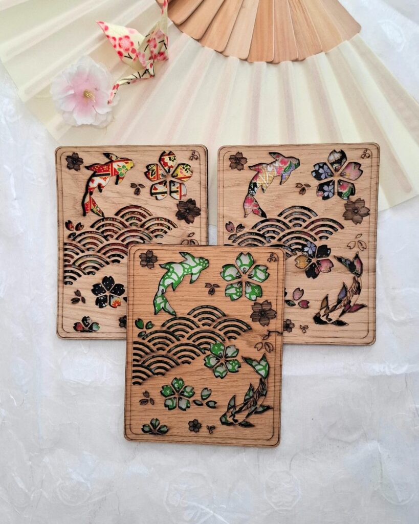 cadres en bois estampes carpes et sakura : trio