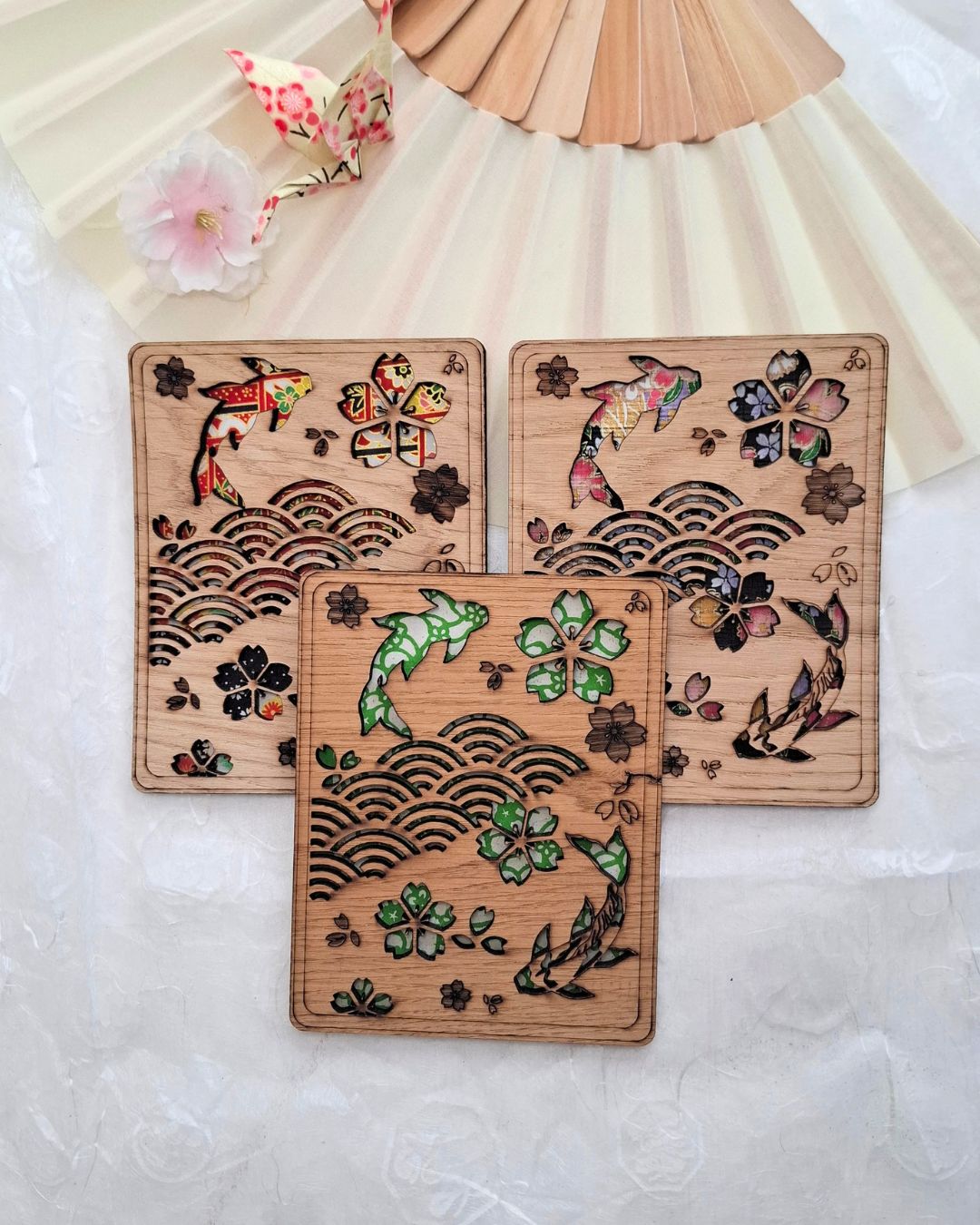 cadres en bois estampes carpes et sakura : trio